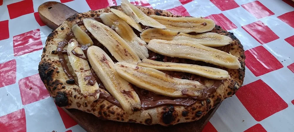 Banana & Nutella Pizza