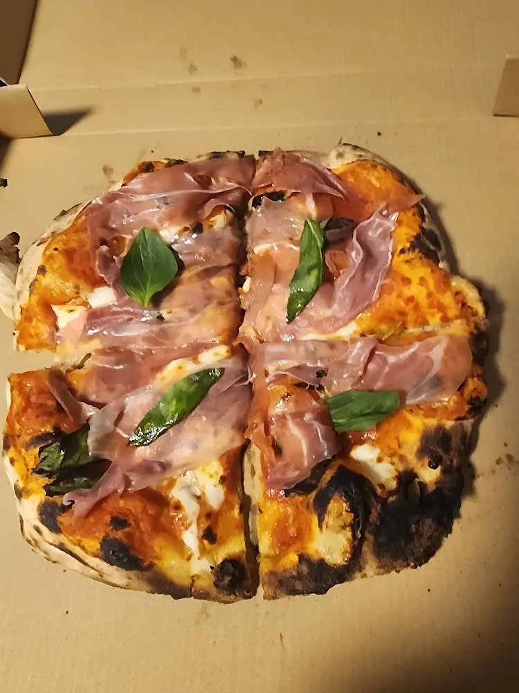 Pizza Margherita with Prosciutto